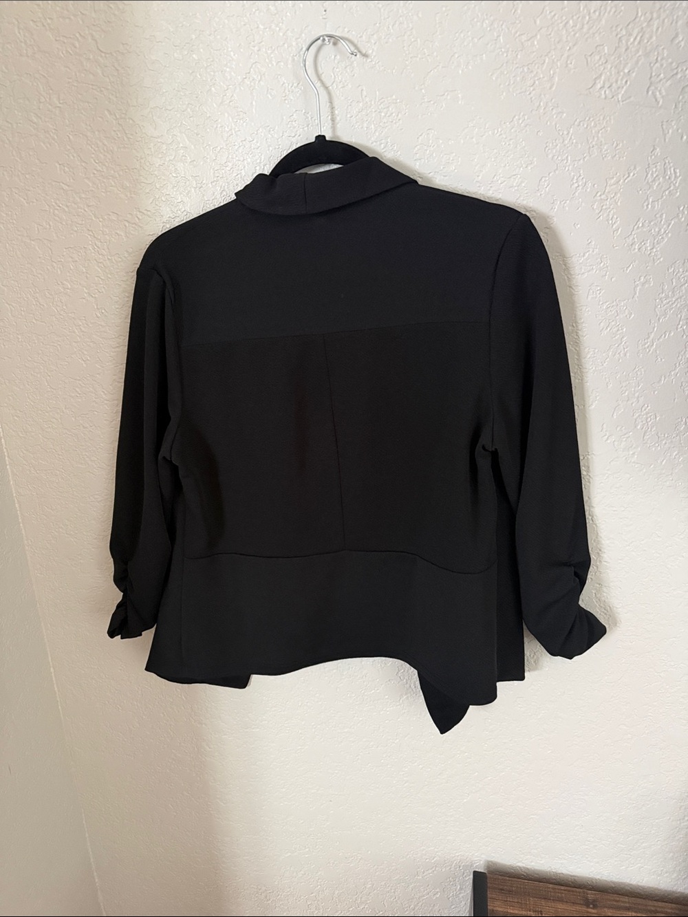 Pogtamm Black Open-Front Draped Shrug - Picture 4 of 4